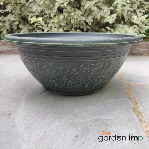 Plastic round garden plant - round,