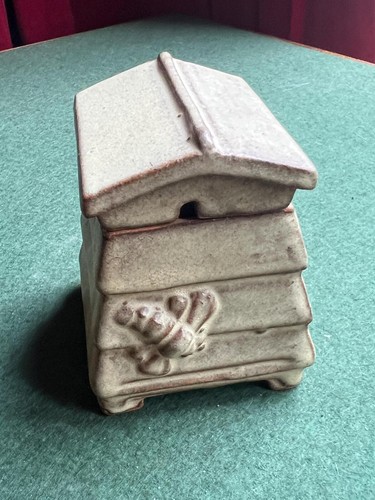 Vintage bee hive honey pot - bee,